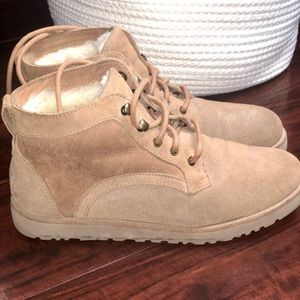 Ugg's Bethany Boots size 9 Chestnut Color EUC